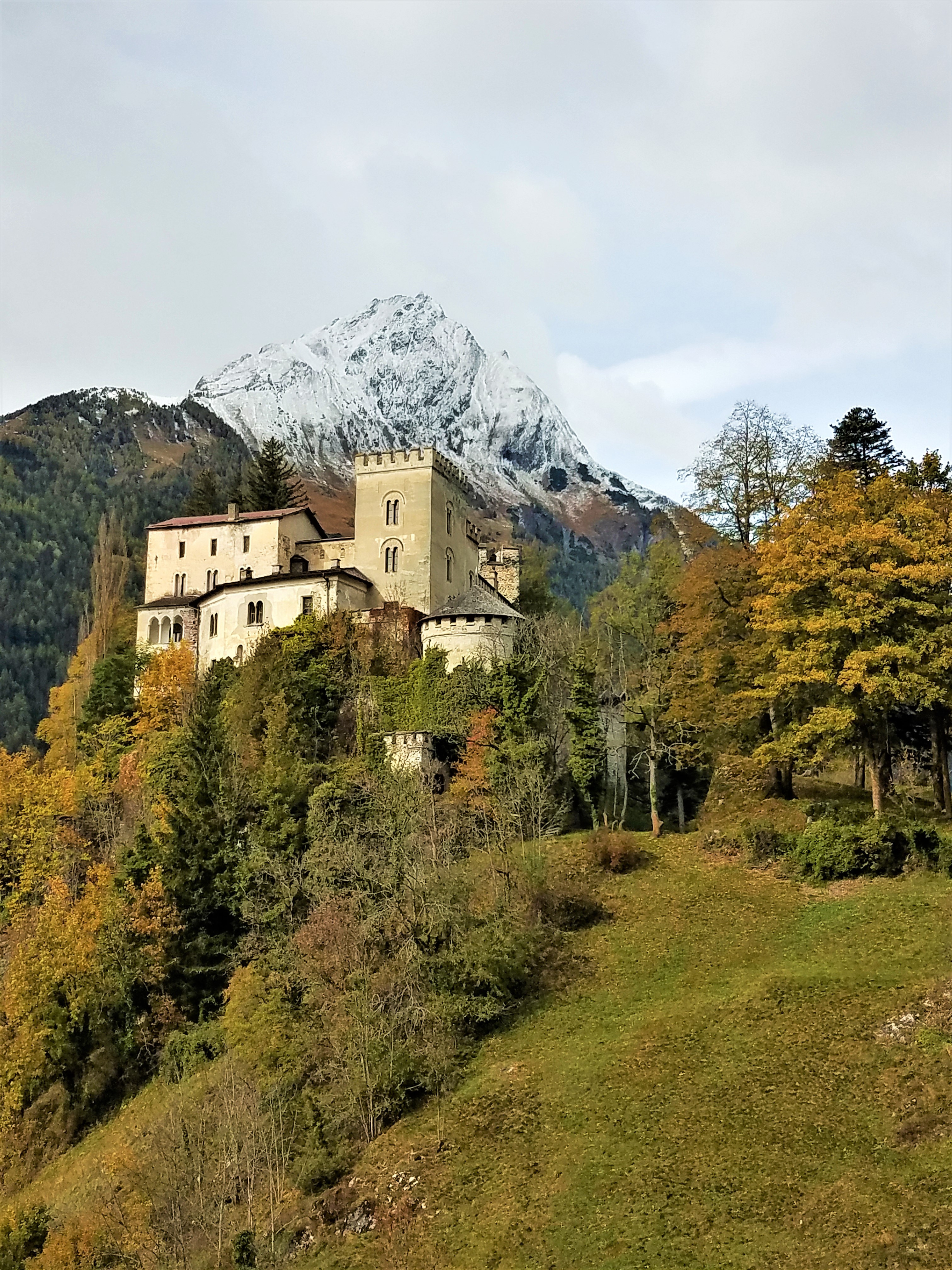 Burg Weissenstein im Herbst