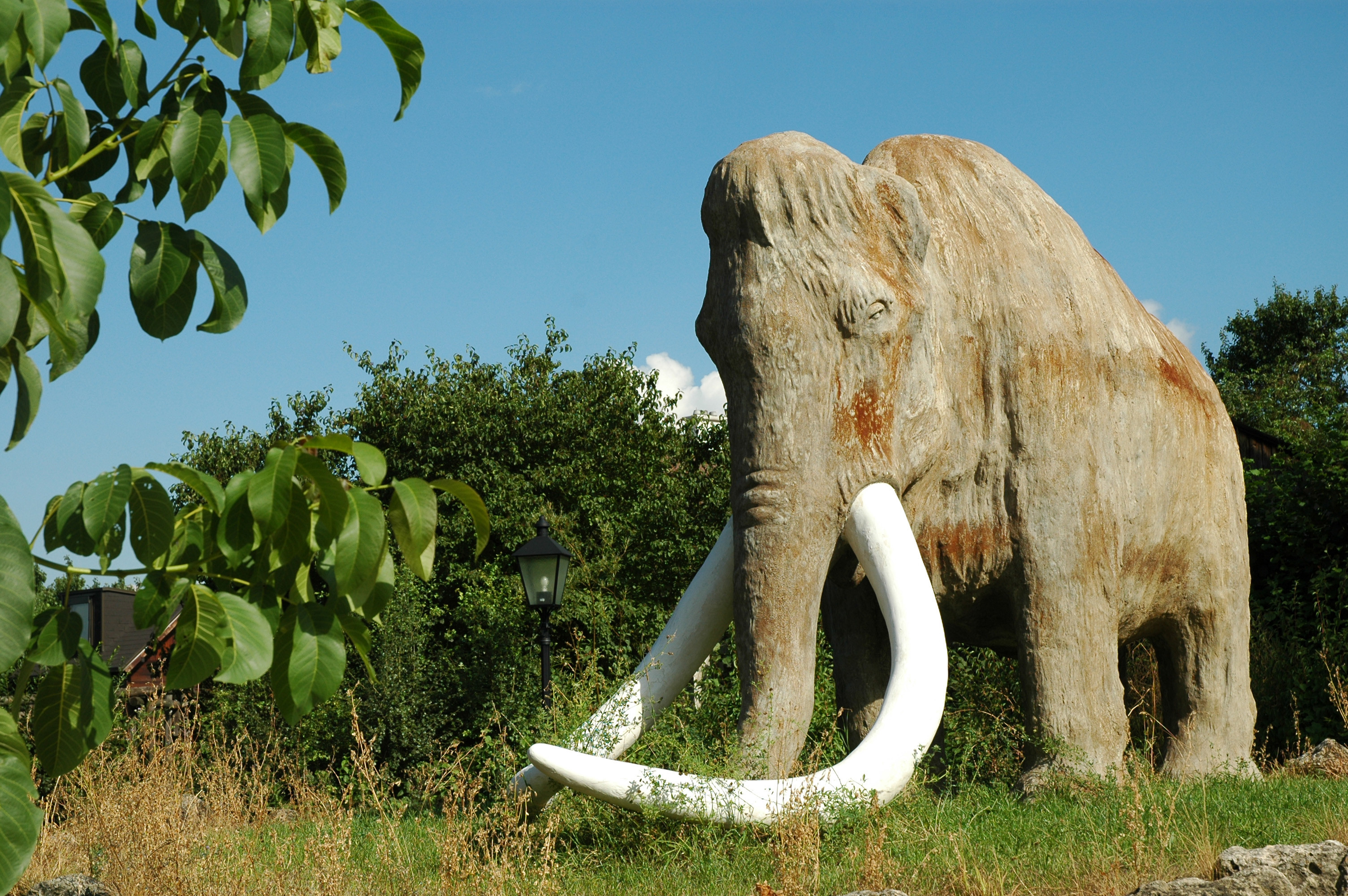 Mammut-Monument gestaltet von Thomas Kosma