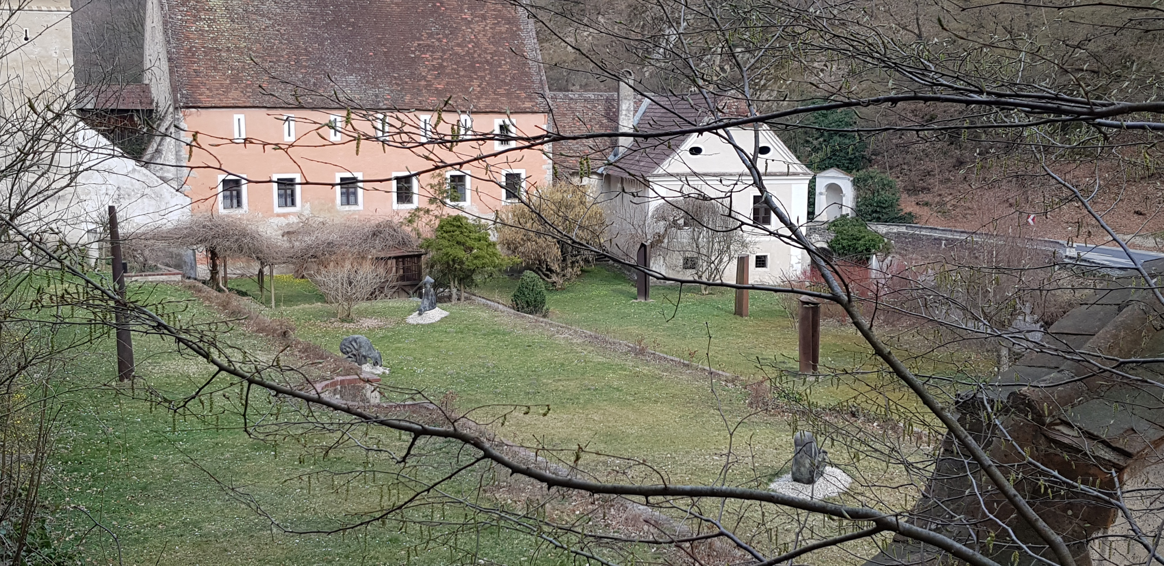 Kartause Garten mit Skulpturen von MM