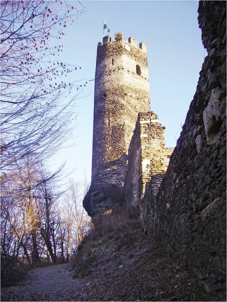 Teil der Burgruine, Turm