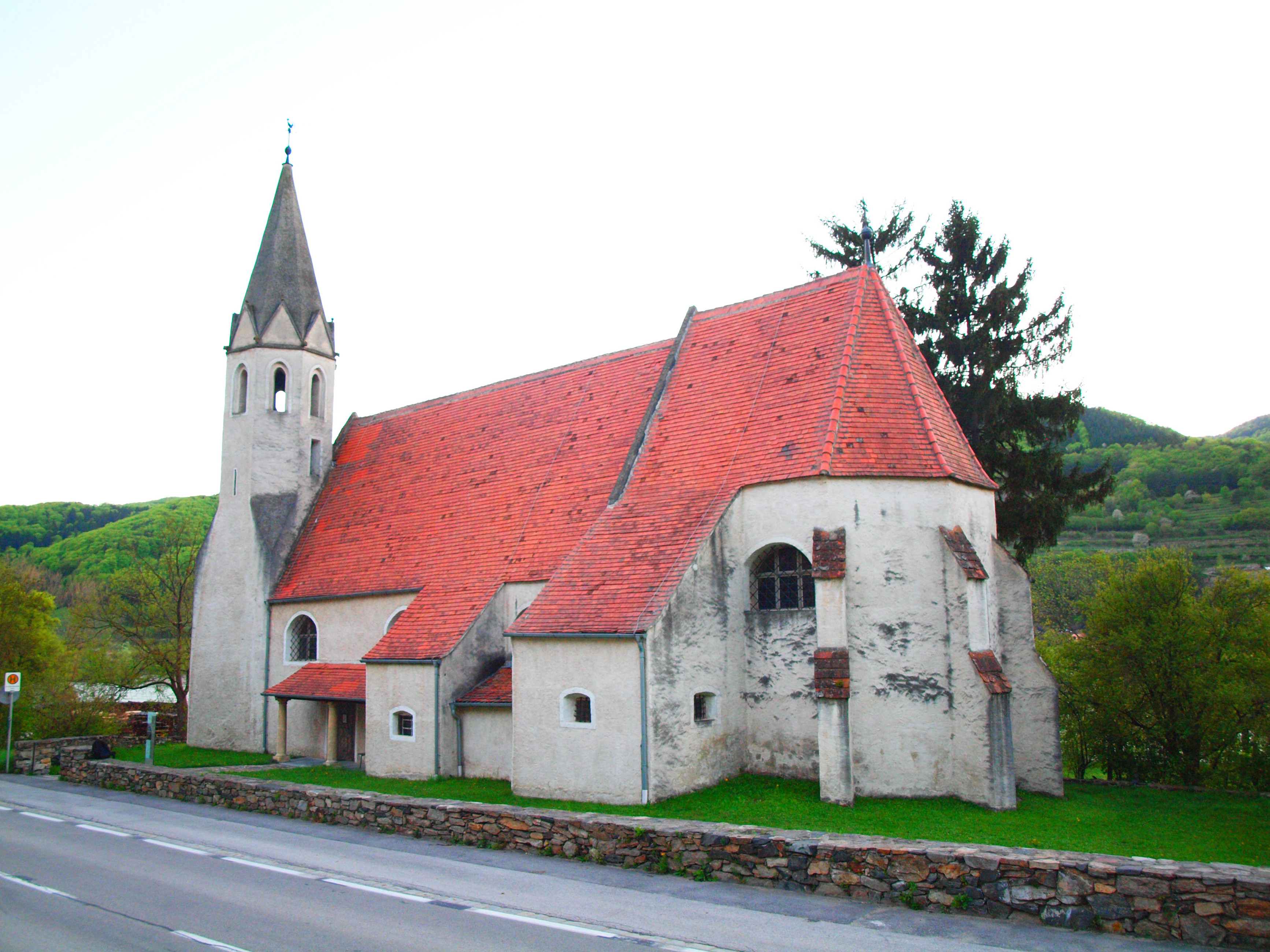 Ostansicht der genordeten [!] Filialkirche Sankt Johann im Mauerthale